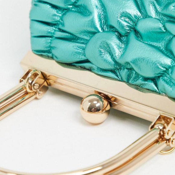 Framed Clutch in Ruched Padded Green Quilt - Picture 3 of 8